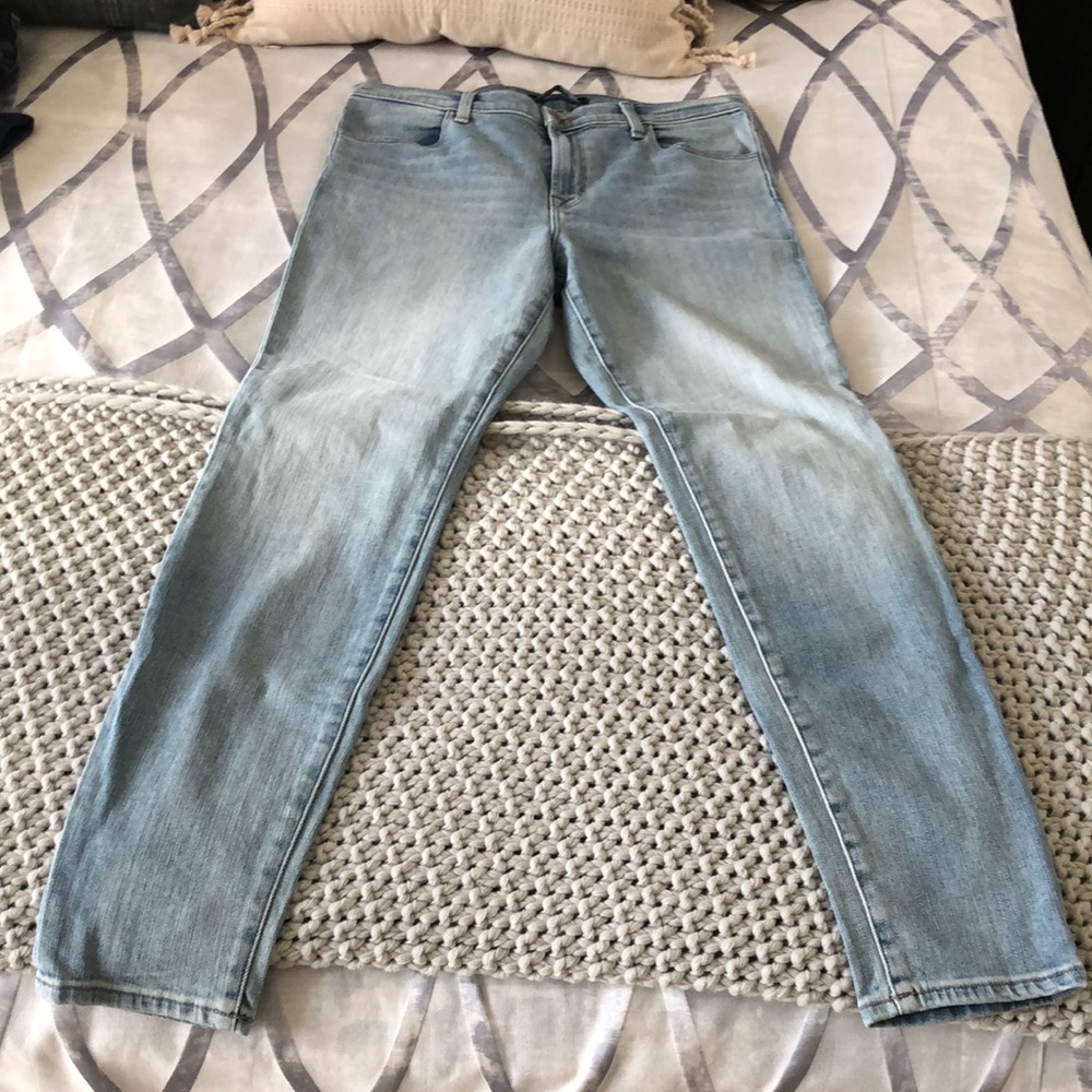 J Brand skinny jeans. Light wash.size 31